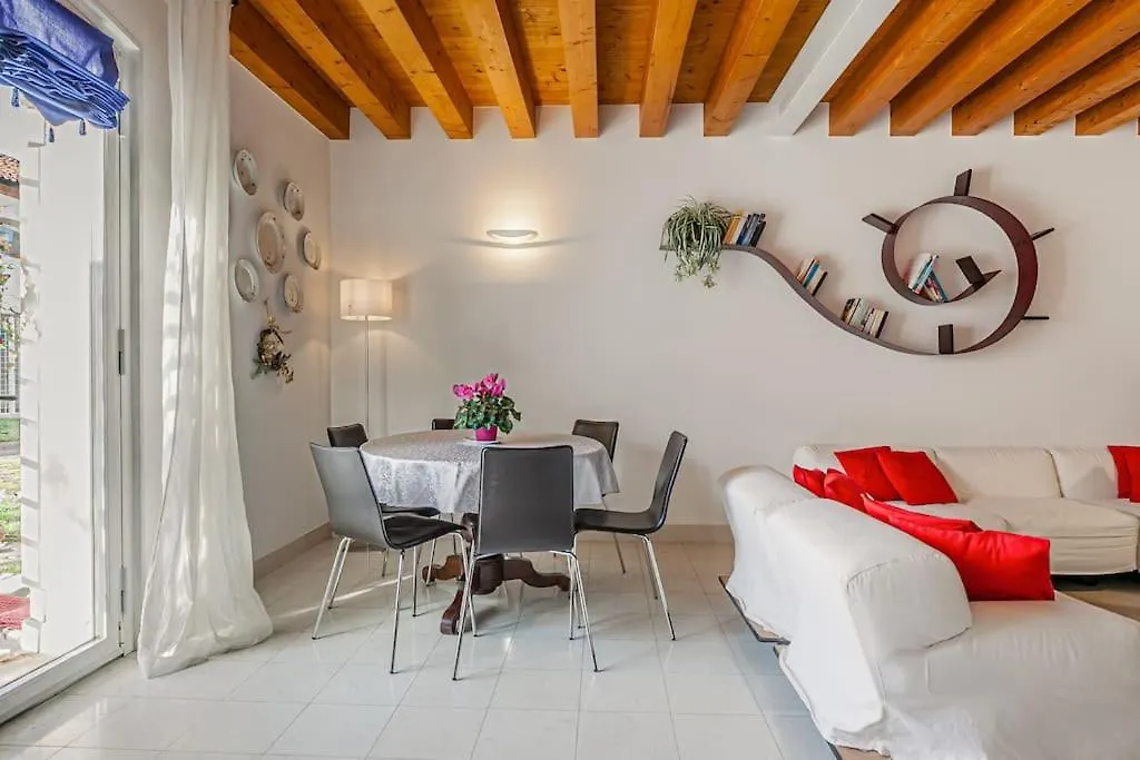 Three Floors Home Venedig 0*,