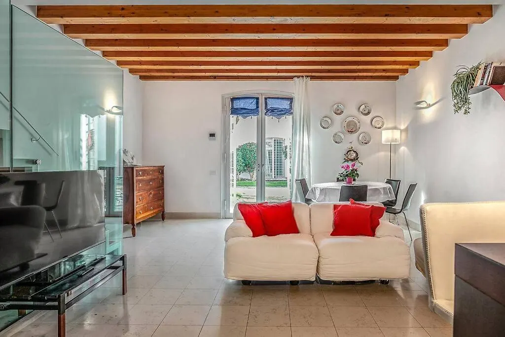 Three Floors Home Venedig Apartment