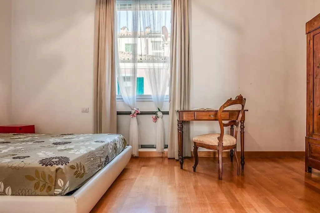 Three Floors Home Venecia